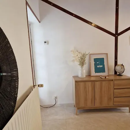 Le Joli Mazet A Entre Bois Et Appartement