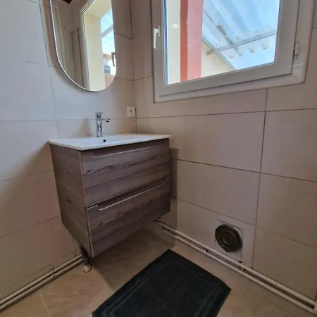 Le Joli Mazet A Entre Bois Et Appartement Nîmes