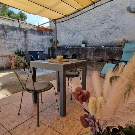 Le Joli Mazet A Entre Bois Et * Nîmes