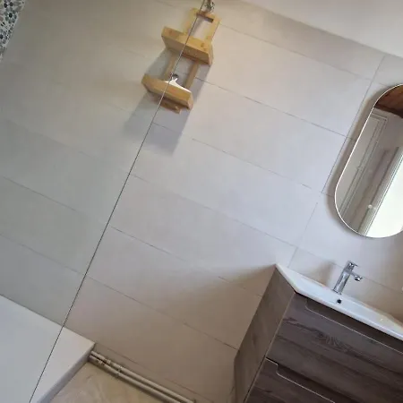 Le Joli Mazet A Entre Bois Et Appartement Nîmes
